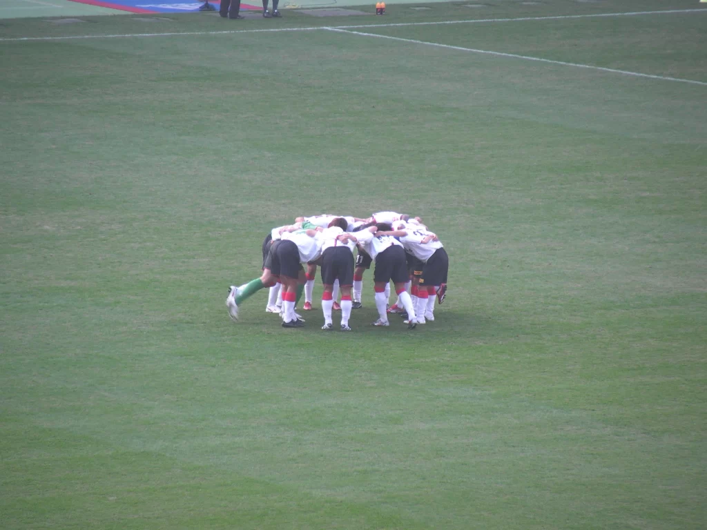 円陣　2009年Ｊリーグ第31節 FC東京対浦和レッズ　2009年11月8日味の素スタジアム