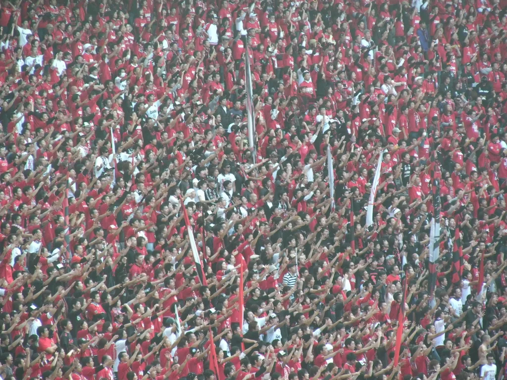 真っ赤　2009年Ｊリーグ第31節 FC東京対浦和レッズ　2009年11月8日味の素スタジアム